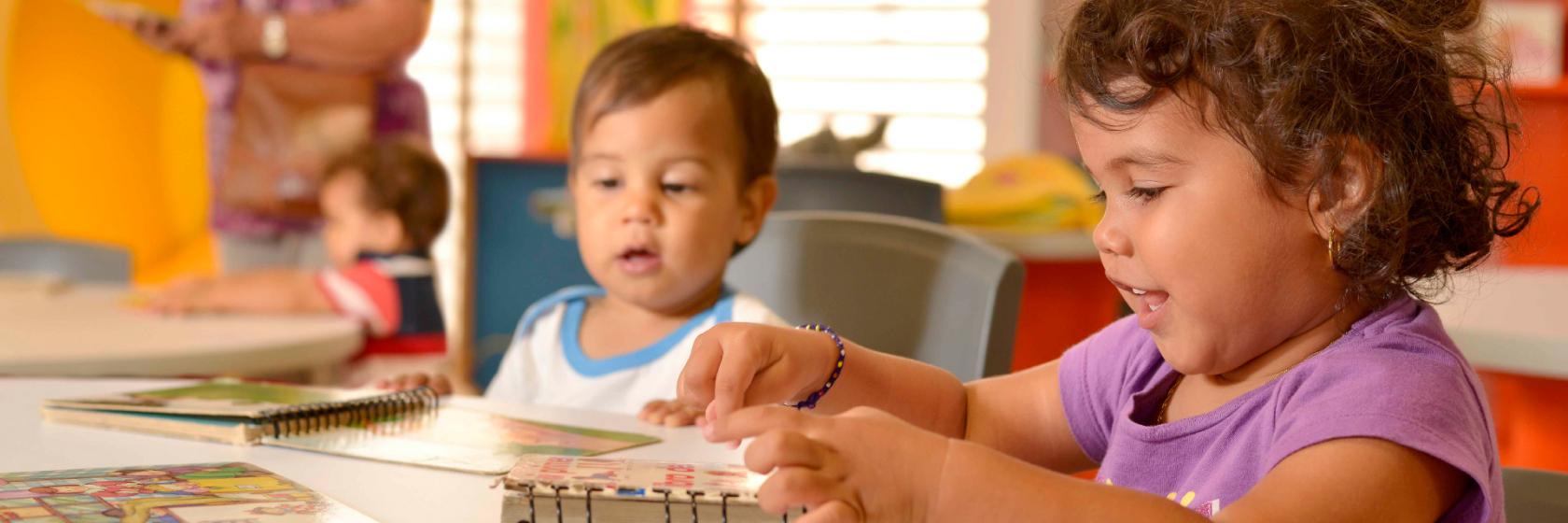 niños felices